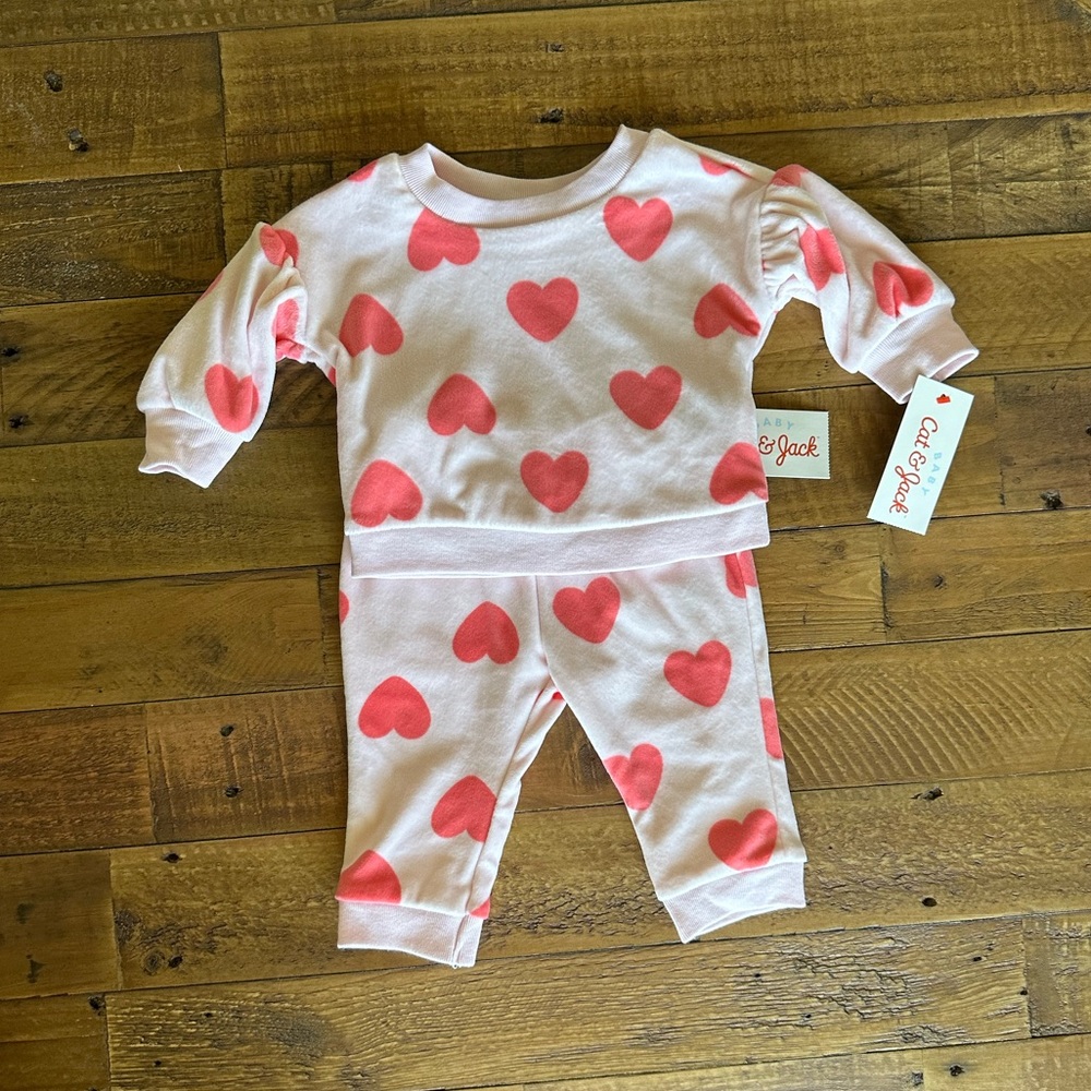 Cat & Jack Cozy Fleece Heart Outfit